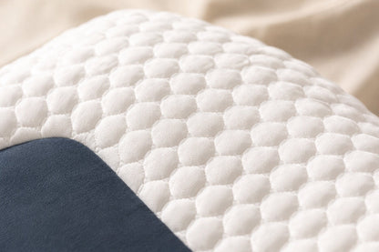 Detalle de la tela antibacteriana de la almohada ChillNeck